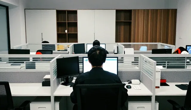 山西峰上名宅装饰设计有限公司持续优化软装搭配等,满足数字化需求